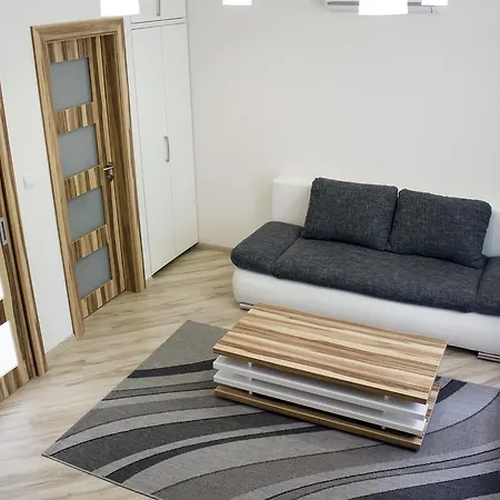 Ξενοδοχείο με διαμερίσματα Apart-club Zora