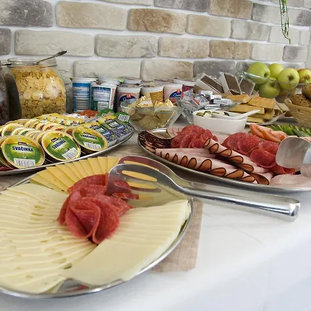 Apart-club Zora شقة فندقية 4*